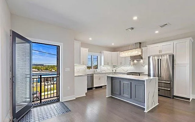 3 bed, 2619 sqft, $5,500 — Photo 4