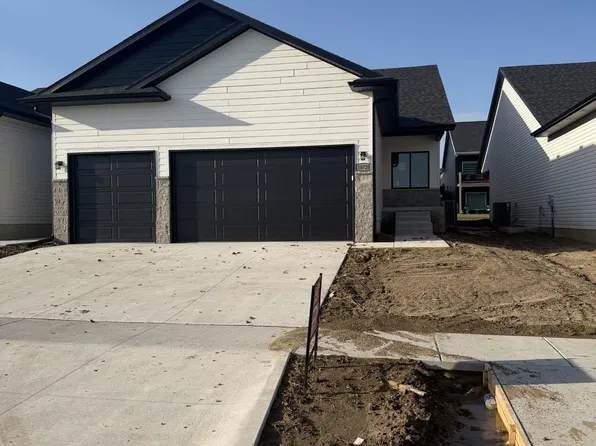 10720 Dominion Dr, Lincoln, NE 68527