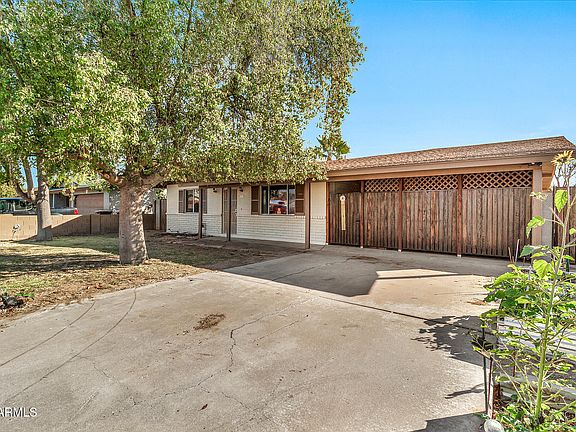 3rd image of 1519 E 7TH Drive