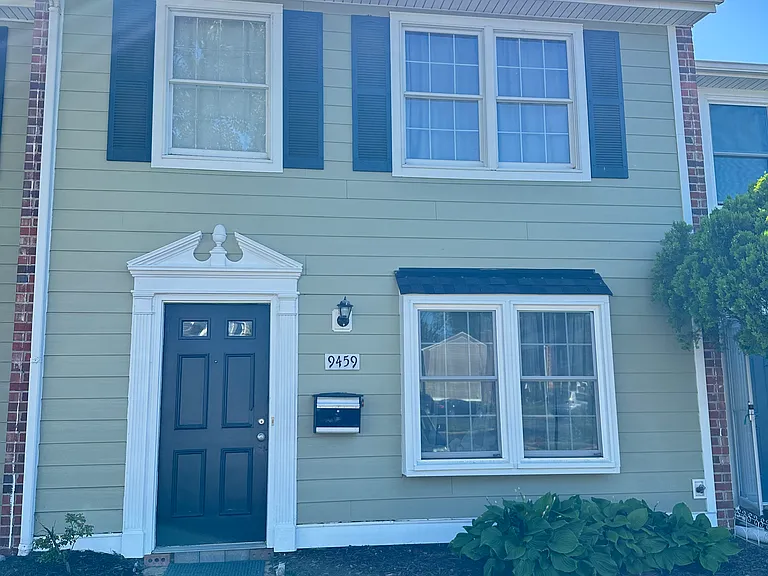 9459 Greenhill Ct — Photo 2