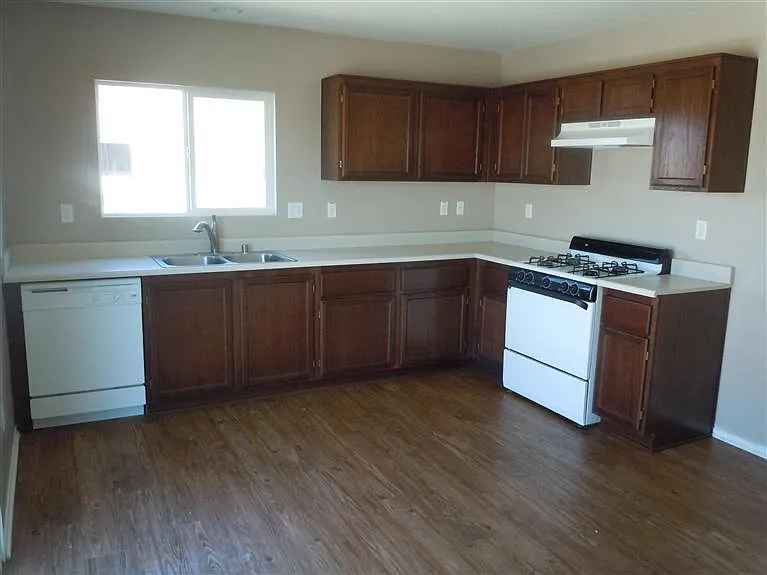 11968 Poppy Rd — Photo 8