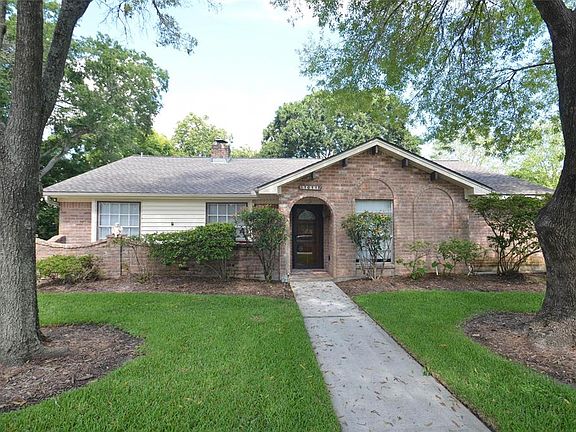 2nd image of 1011 Laurel Valley Dr