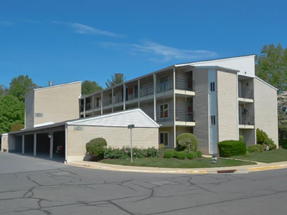 1st image of 15401 Bassett Ln APT 3E
