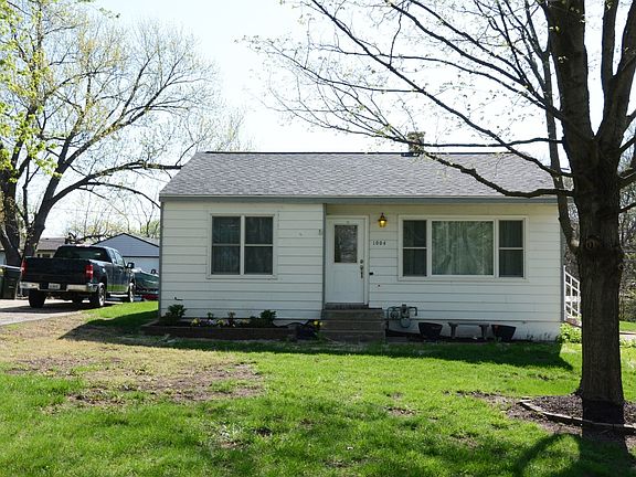 Beautiful Retaining Wall and Fresh Flower Plantings