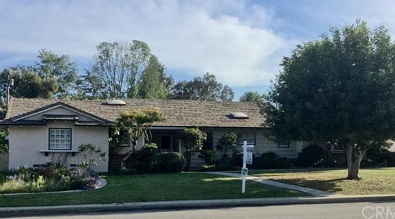 3rd image of 2634 E Cameron Ave