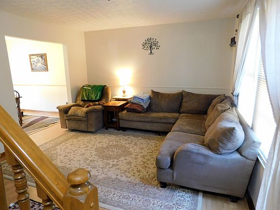 4th image of 1715 Cedar Creek Ct