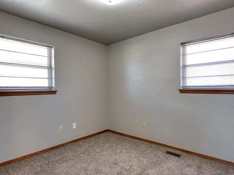 303 Kimberly Ln — Photo 13