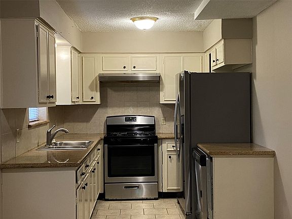 3rd image of 12610 Tammarack Dr
