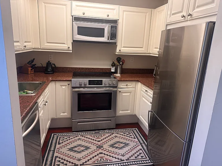 1500 Chestnut St #F — Photo 17