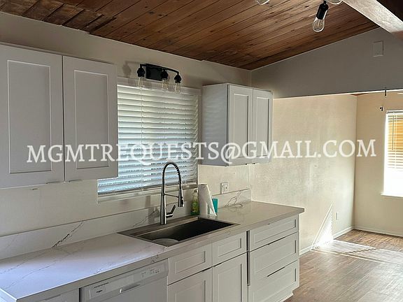 3rd image of 622 Pine Ave #622