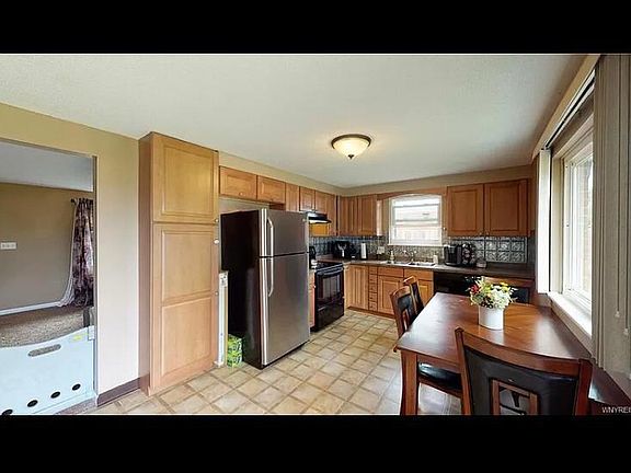 3rd image of 59 Patsy Ln