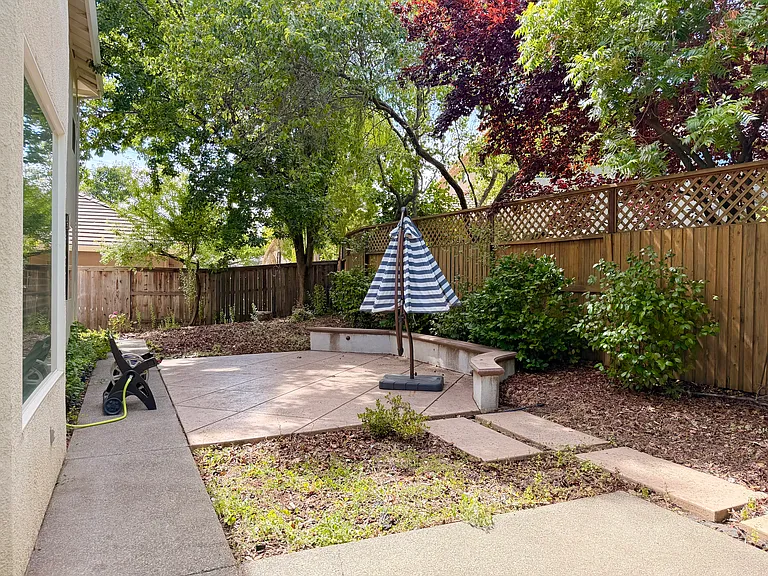 6150 Lockridge Dr — Photo 25