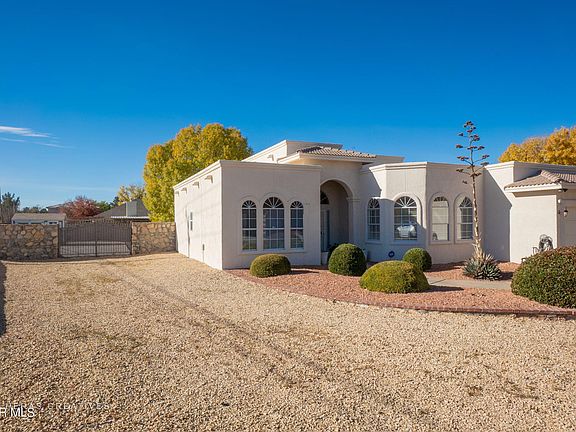 3rd image of 700 Villa Antigua Ct