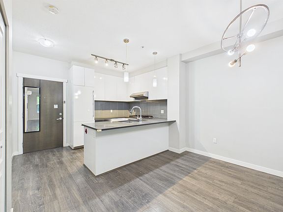 3rd image of 9399 Alexandra Rd #118