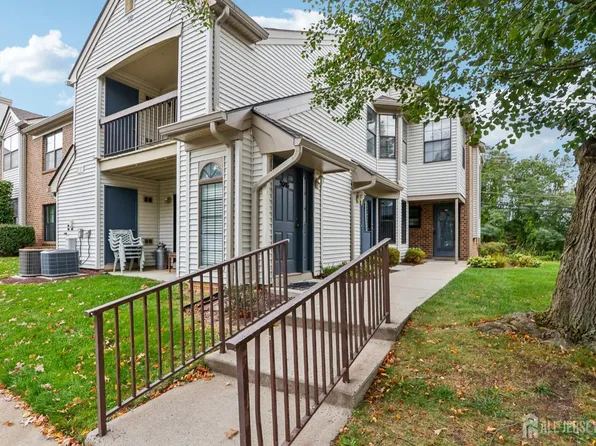 3015 Lighthouse Ln, Parlin, NJ 08859