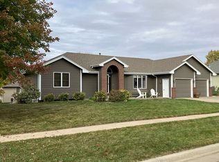 901 Westview Dr, Dell Rapids, SD 57022