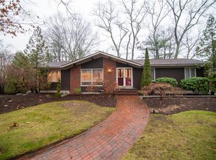 28 Greenbrier Rd, Smithfield, RI 02828