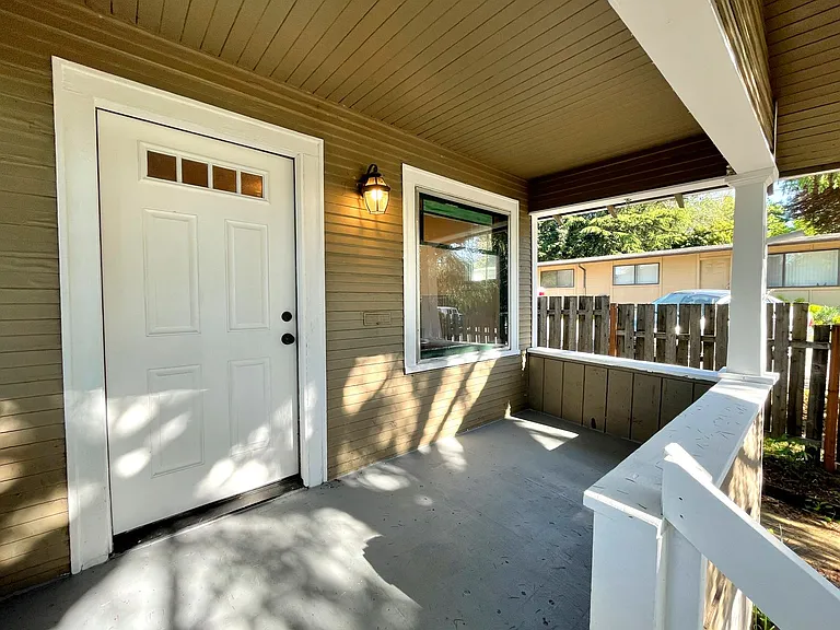 900 NE 91st Ave — Photo 2