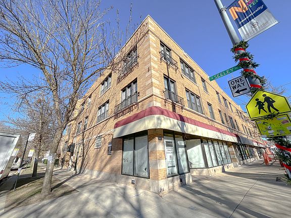 3rd image of 4409 N Seeley Ave APT 1B