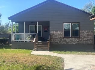 761 Baker Ave, Seguin, TX 78155