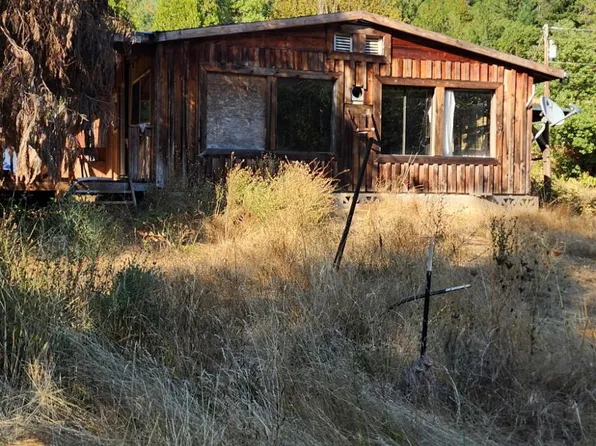 85 Speaker Rd, Wolf Creek, OR 97497