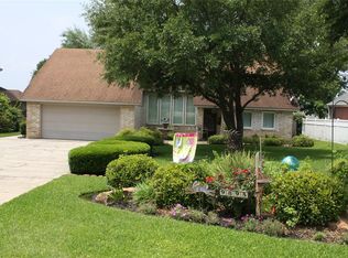 9895 W Shore Dr, Willis, TX 77318