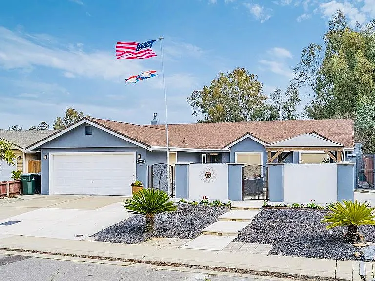 1317 Silver Spur Cir photo 1