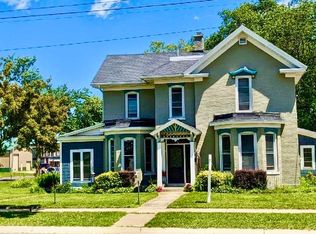1011 Cass St, Portage, WI 53901