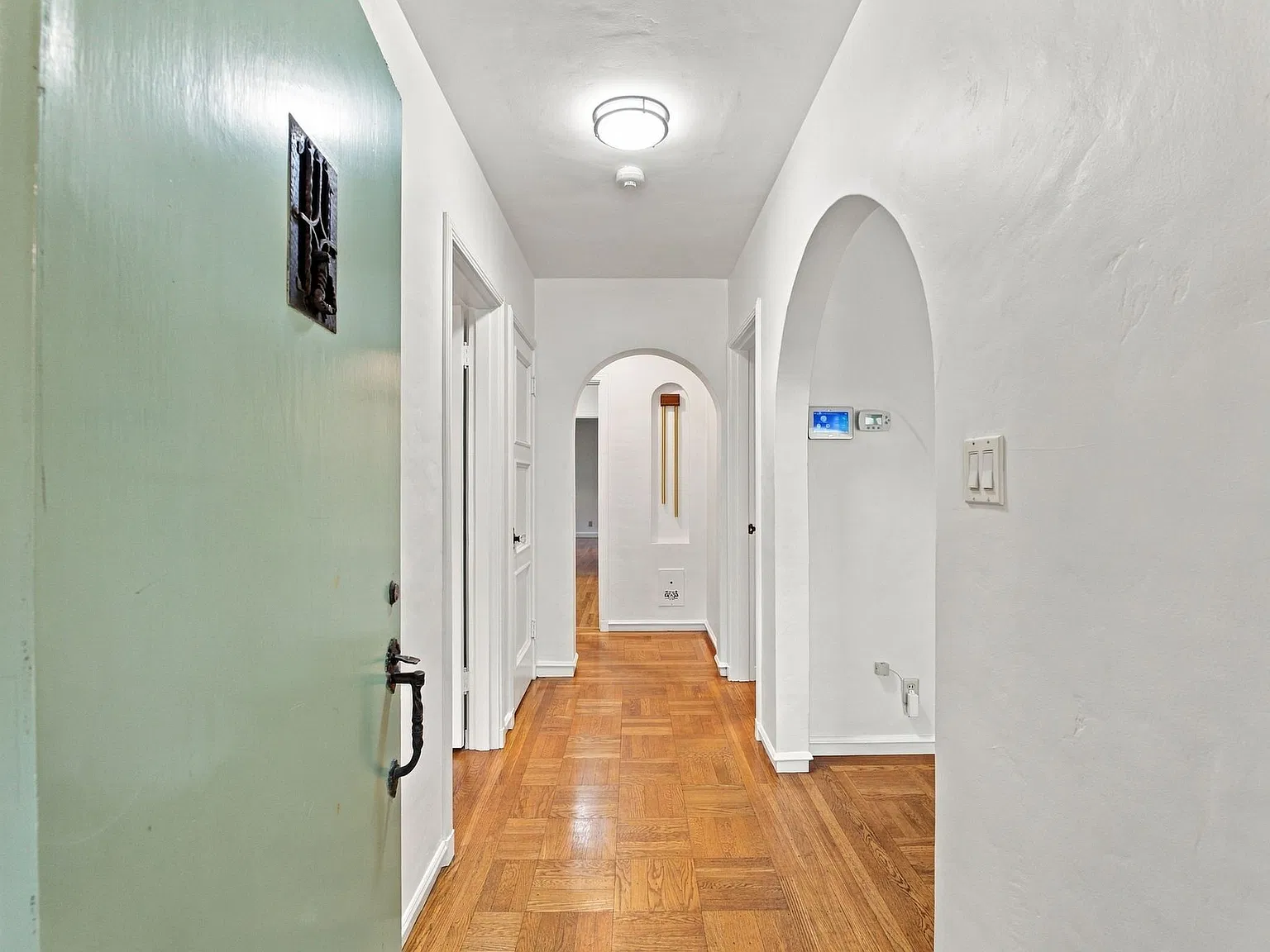 3 bed, 2000 sqft, $6,595 — Photo 4