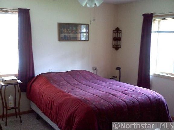 5th image of 109 Village Green Ln