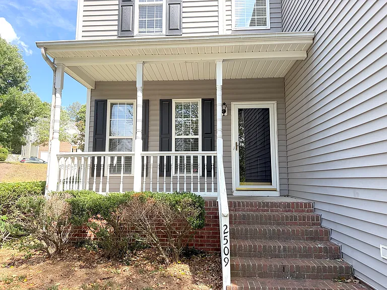 2509 Kentford Ct — Photo 3