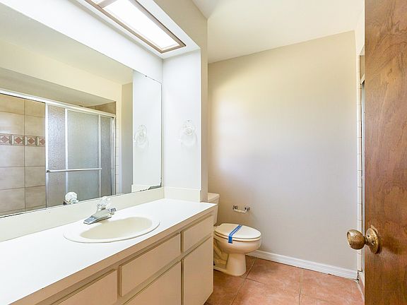 4th image of 4601 Sun Valley Dr