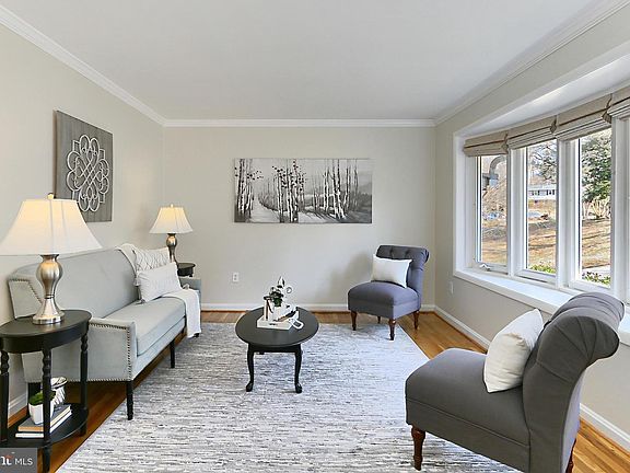 4th image of 8808 Menard Ct