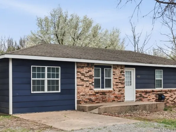 630 Green Country Dr, Tahlequah, OK 74464