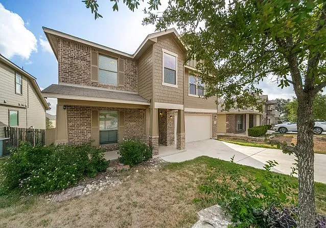 4 bed, 2512 sqft, $2,200 — Photo 2