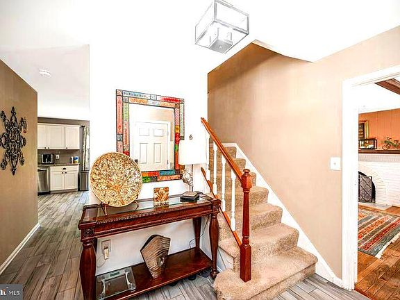 2nd image of 7934 Saint George Ct
