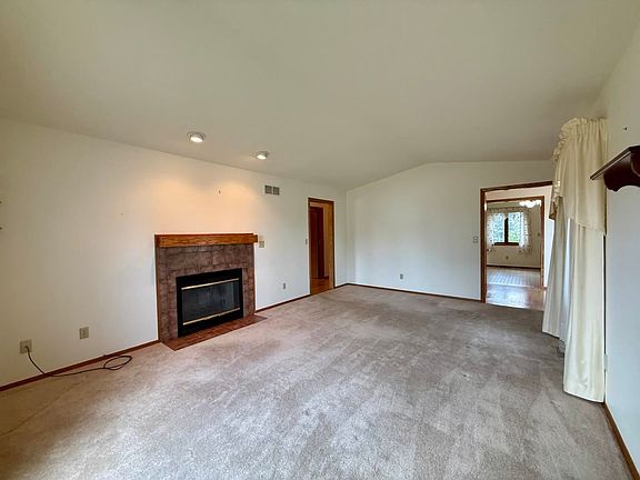 5th image of 1310 Ashley Dr