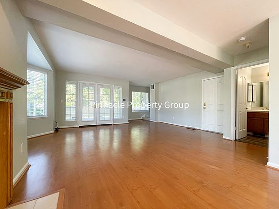 5th image of 711 Hibiscus Pl