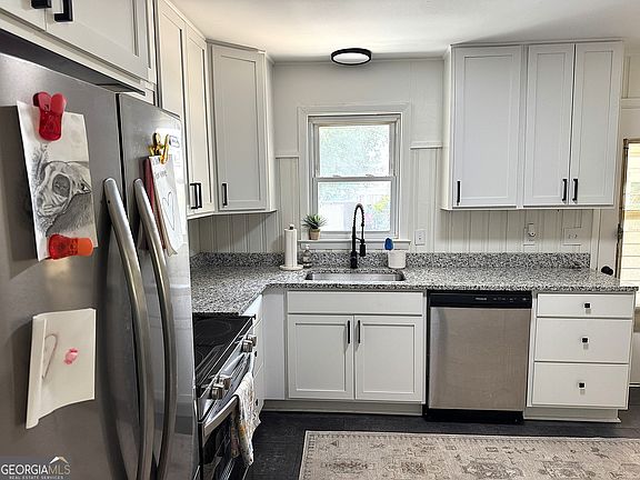 3rd image of 2232 Lee St