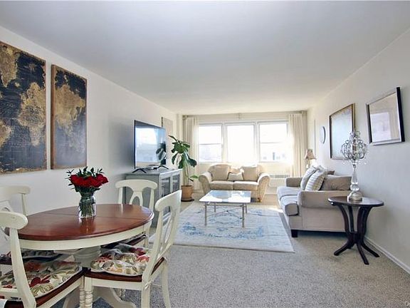 4th image of 90 Avon Cir #1D
