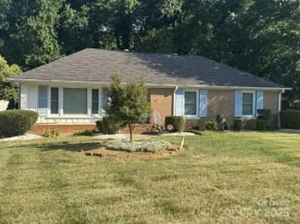 6419 Bridgeport Dr, Charlotte, NC 28215