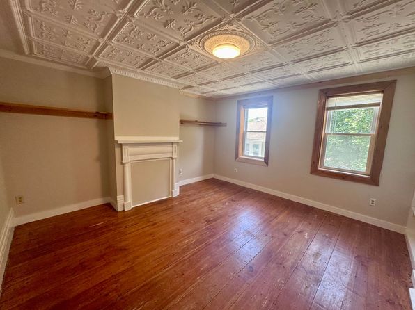 3 Rock St APT 1