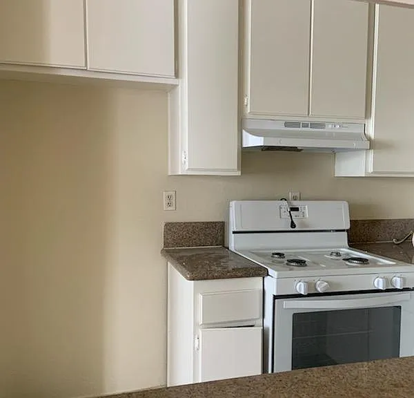 6914 Hazeltine Ave #102 — Photo 3