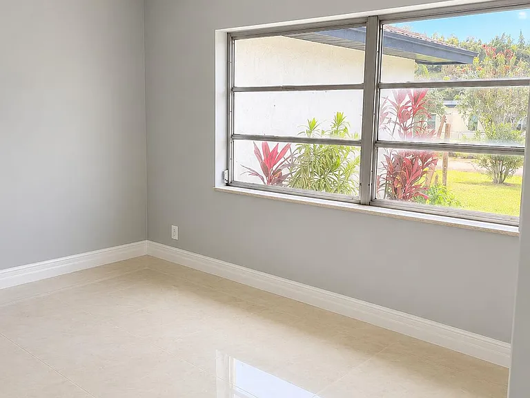4820 Vermont Ave — Photo 12