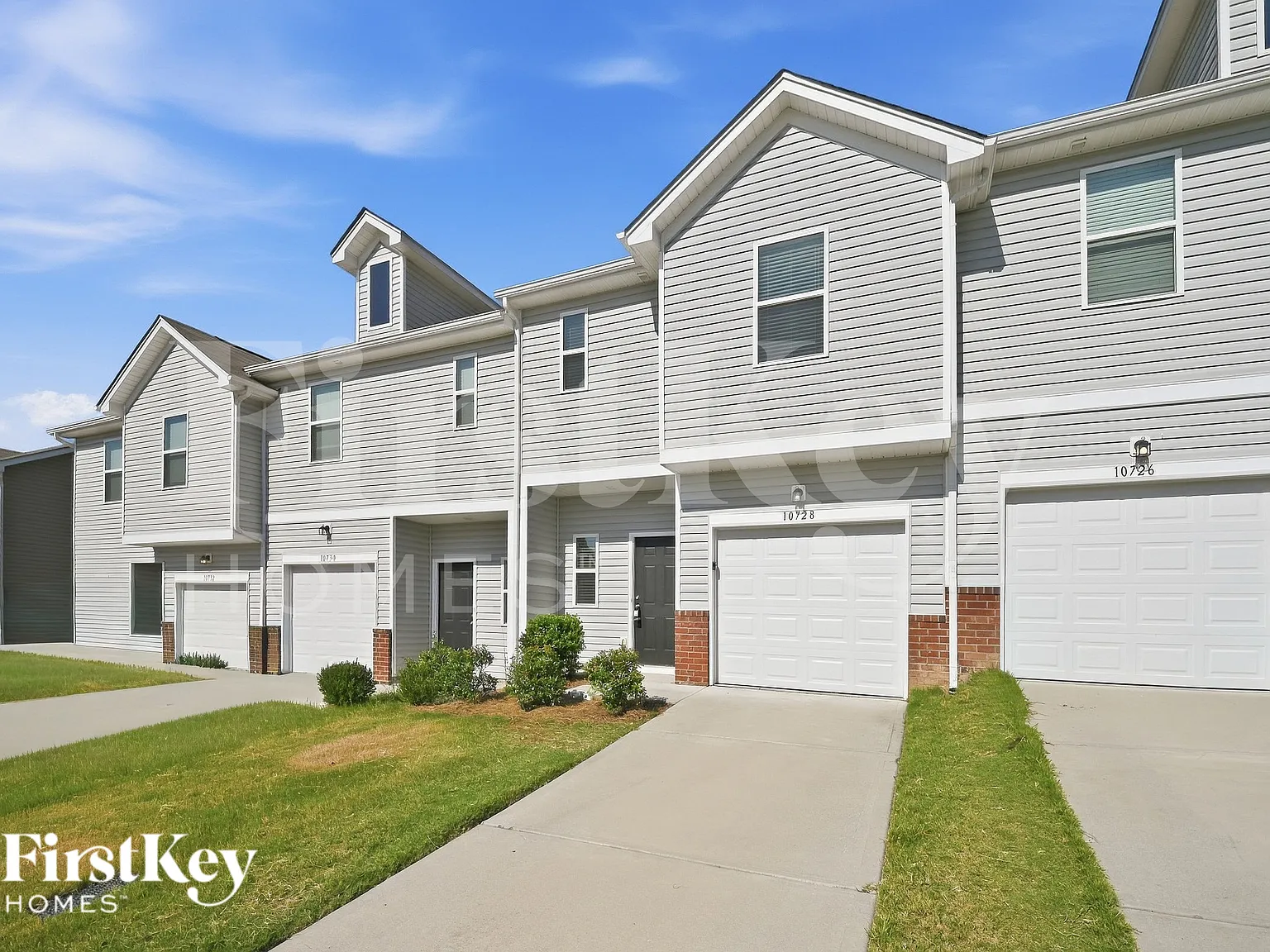 3 bed, 2.5 bath, 1511 sqft, $2,135 — Photo 2