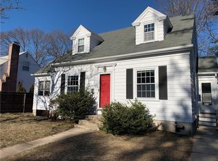 40 Grove Ave, Cranston, RI 02910