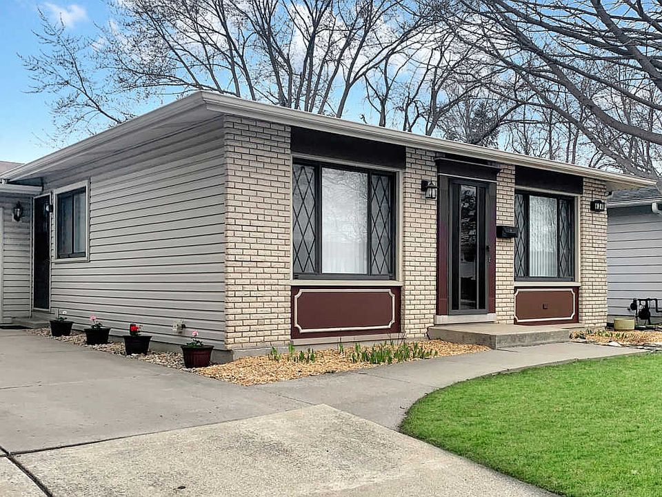 1st image of 434 N Pleasant Dr