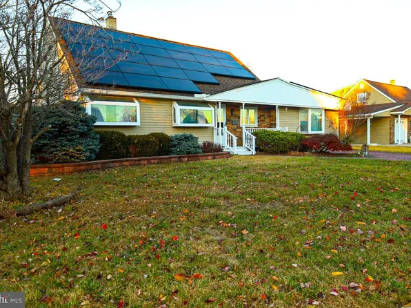 2 Fennimore Rd, Trenton, NJ 08690