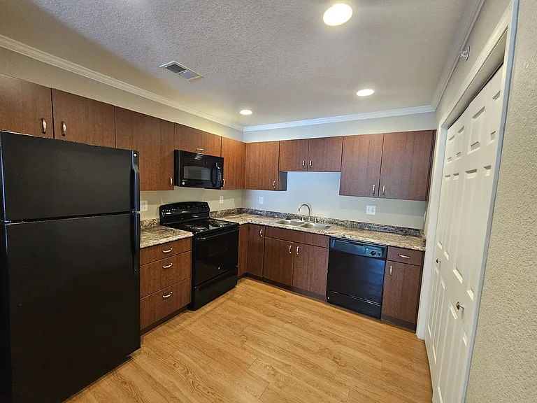Grandview Meadows — Photo 32