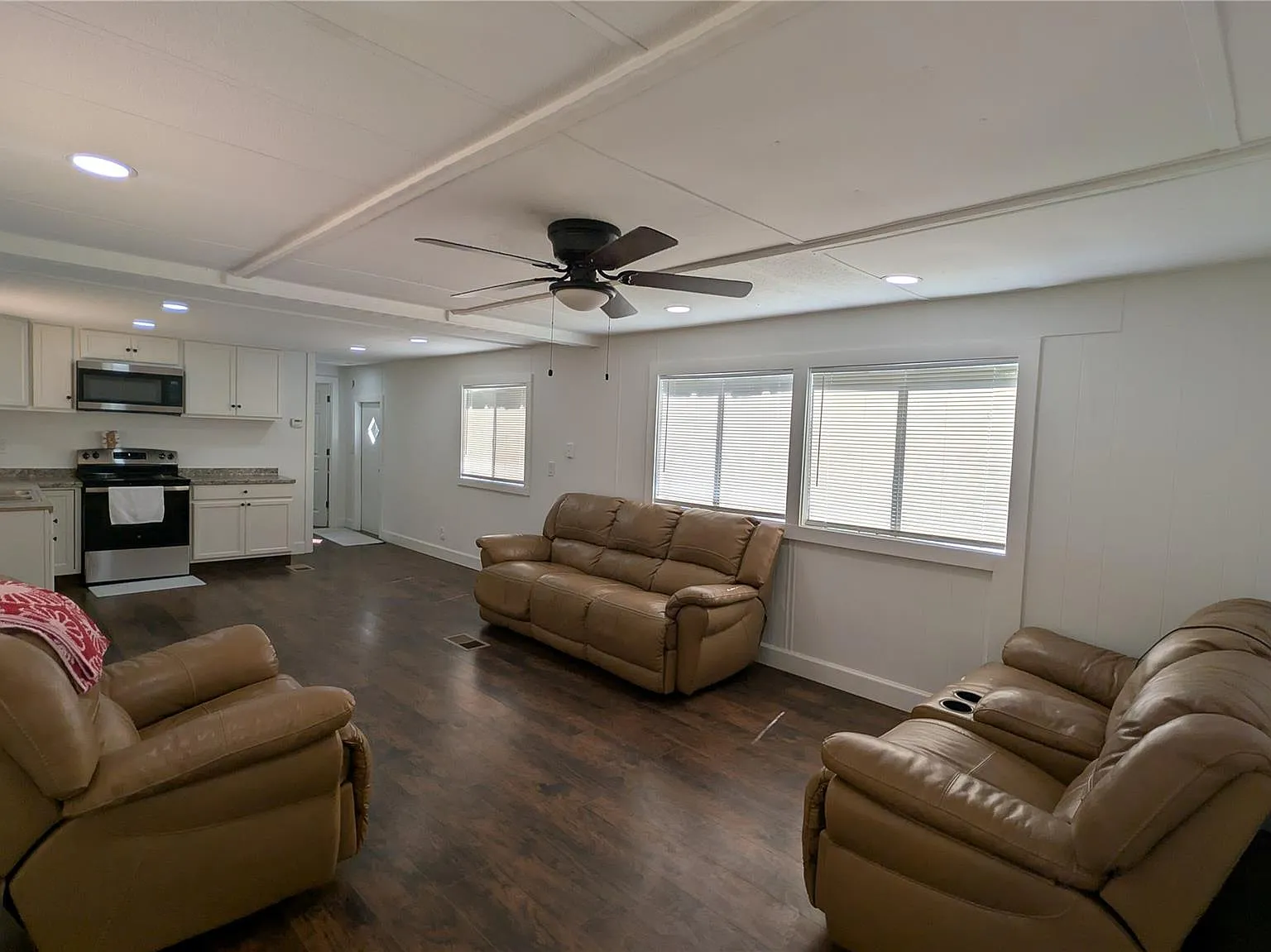 2 bed, 2.0 bath, 748 sqft, $950 — Photo 3